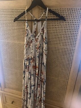 Angie Floral V-Neck Maxi Dress in Light Gray with Blue & Rust Accents
